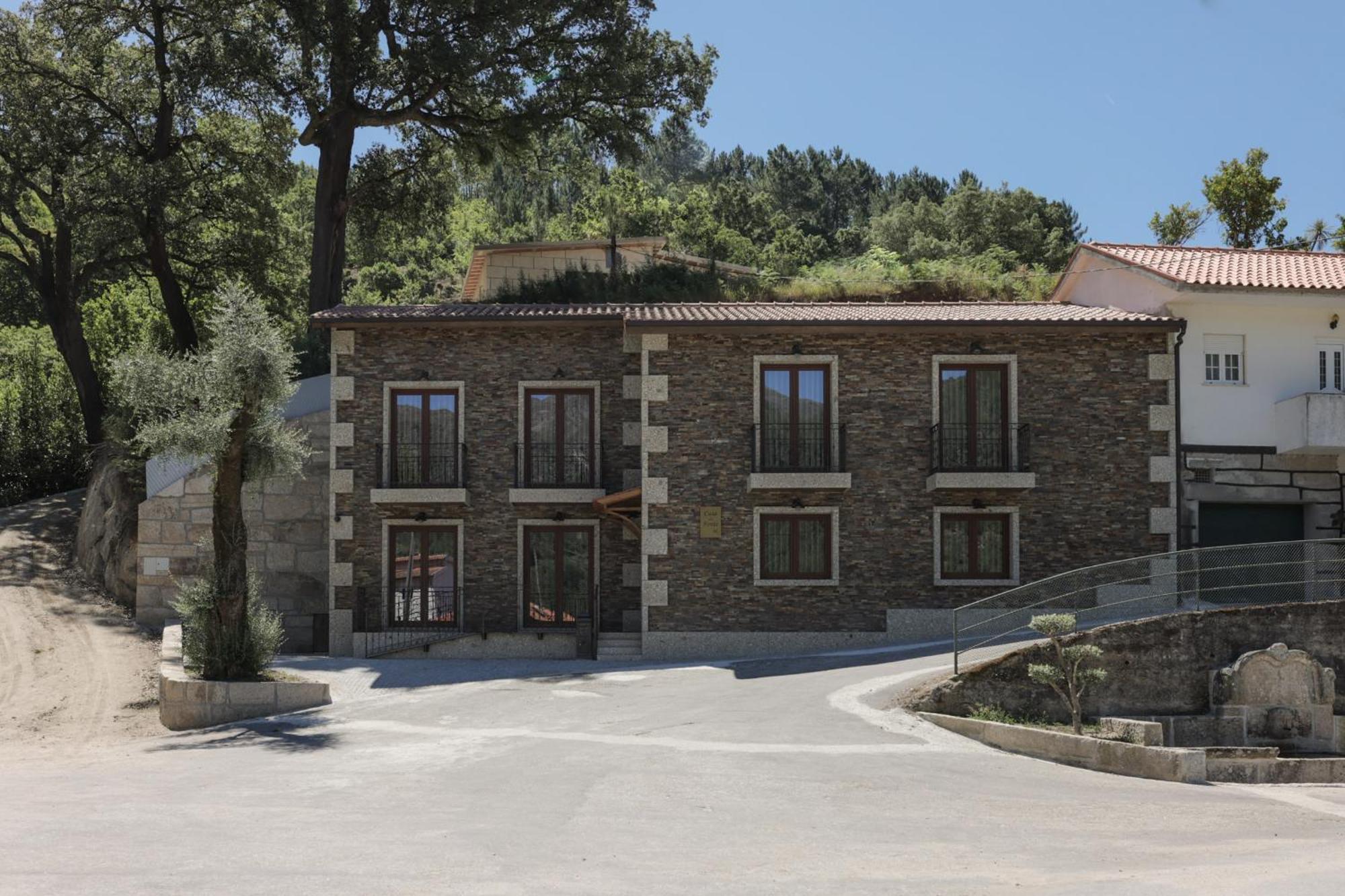 Ostello Casa Da Fonte - Geres Esterno foto